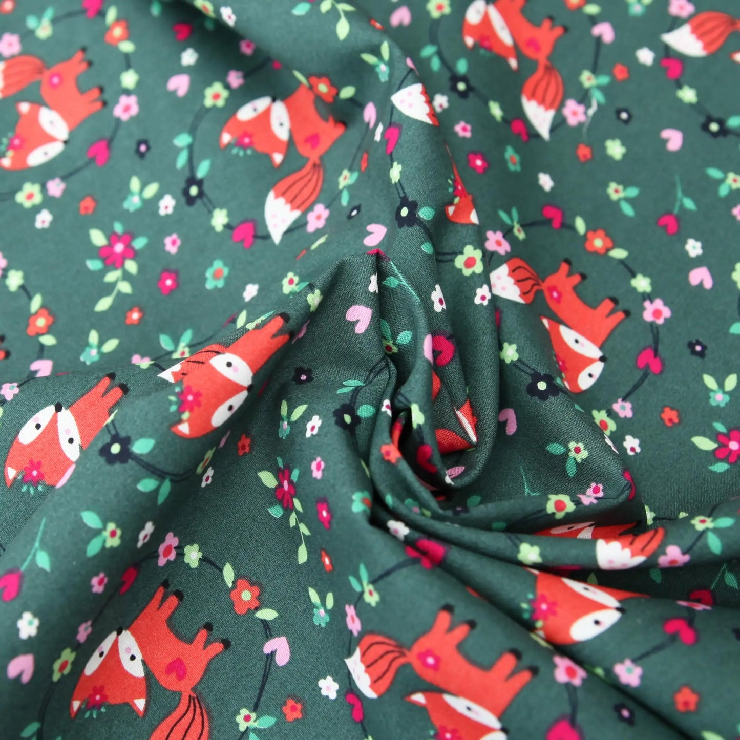 Baumwollstoff Füchse - Reineke - Rotfuchs auf dunkelgrün Stoffe Kudellino