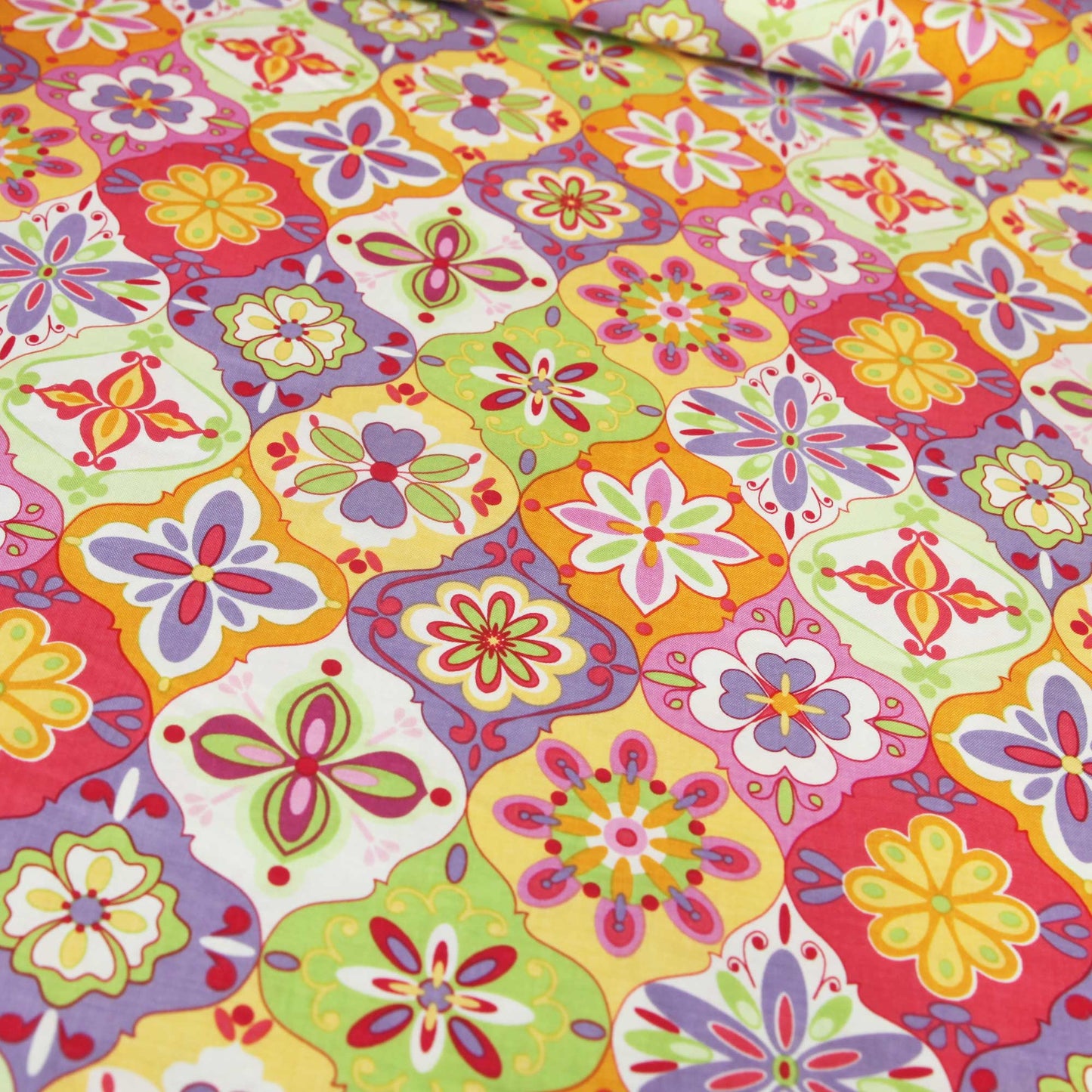 Baumwollstoff "bunte blumige Rauten" Extravaganza von Riley Blake Designs - in orange, grün, gelb - Stoffe Kudellino - Bündchenstoffe, Jersey Stoffe und mehr...