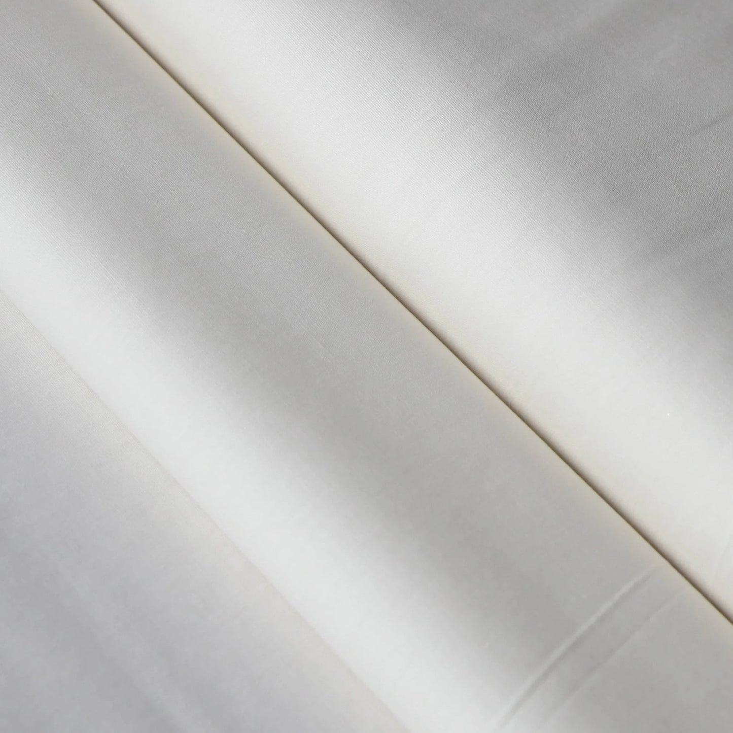 Weicher Baumwollstoff in Uni-Ecru, glatt und hochwertig, Stoffe-Kudellino Sale.