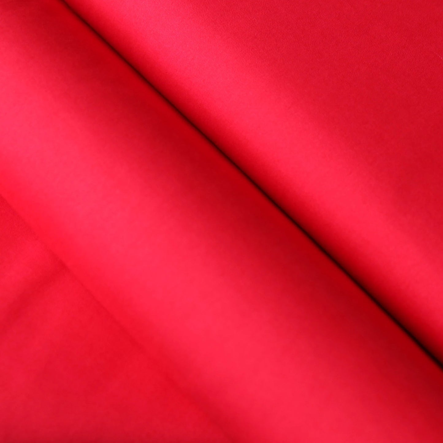 Leuchtend roter Baumwollstoff Uni, glatt und dicht gewebt, Stoffe-Kudellino Sale.
