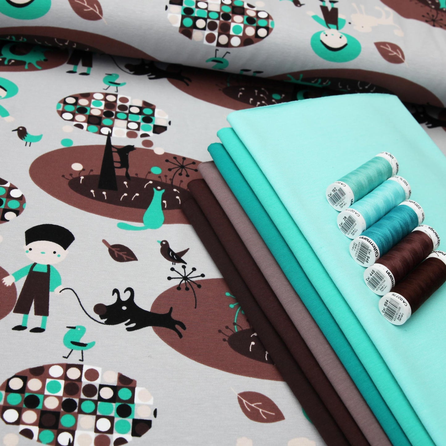 Baumwolljersey "Retro Kind mit Hund auf grau" - Jersey Stoff - Stoffe Kudellino - Bündchenstoffe, Jersey Stoffe und mehr...