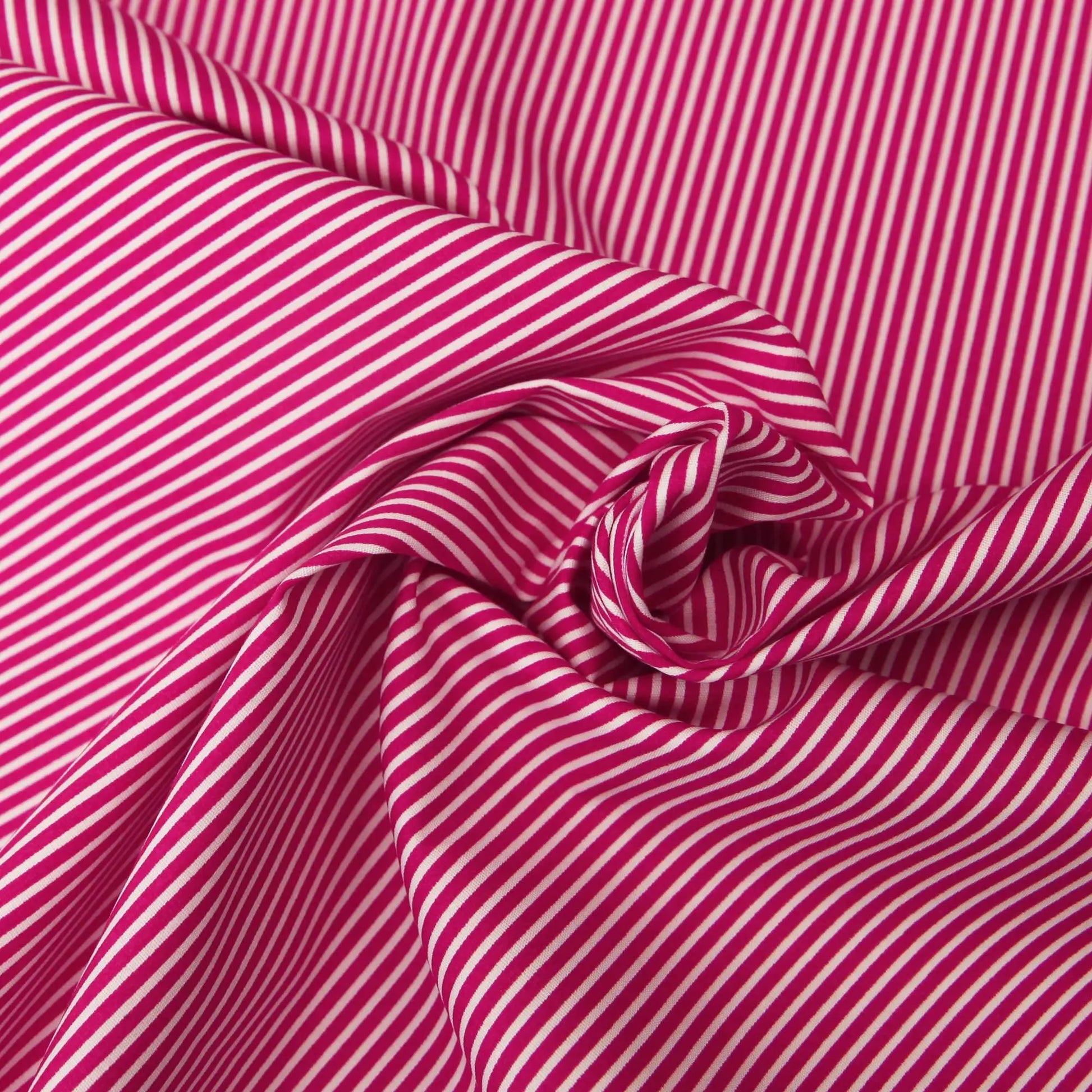 Baumwollstoff mit Linien / Popeline " 0,2 cm schmale weiße Streifen auf fuchsia magenta  Stoffe Kudellino