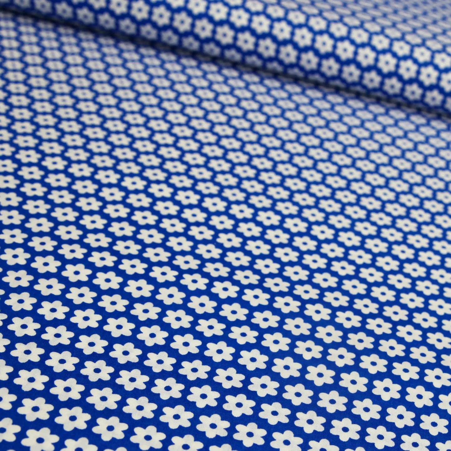 Baumwollstoff mit Blumen / Popeline " 1 cm weiße Blumen auf blau royalblau Stoffe Kudellino