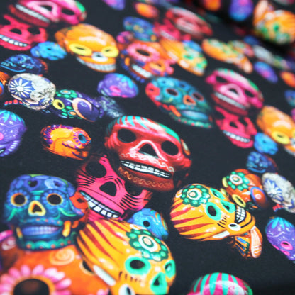 Baumwolljersey "bunte Sugar Skulls Totenköpfe" - Jersey Stoff Mexican Día de los Muertos - Stoffe Kudellino - Bündchenstoffe, Jersey Stoffe und mehr...